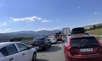 Голямо задръстване има в района на Кресненското дефиле От Агенция