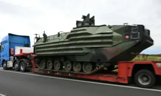 Военнослужещи и техника от състава на въоръжените сили на САЩ