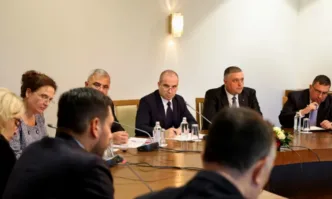 Караджов: Два моста на 475 км речна граница са желязна завеса в рамките на ЕС