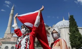 Турските власти превръщат още една църква в Истанбул в джамия