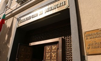 Бюджетът на България остава на плюс и през март но