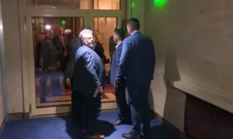 Бой в парламента между Манол Пейков от ПП ДБ и Славчо