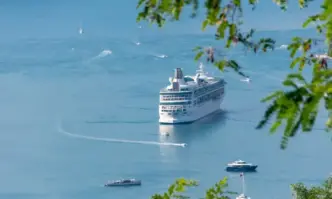 Пенсионирани австралийци са почти 500 дни в морето след като