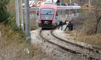 Влак блъсна и уби мъж край Благоевград