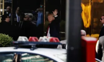 Тръмп пристигна в Ню Йорк, за да се предаде в съда