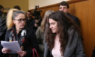 Съдът разпореди експертиза на чужд почерк в тефтерчето на Иванчева