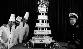 Продадоха парче от сватбената торта на принц Чарлз и лейди Даяна за 1850 паунда