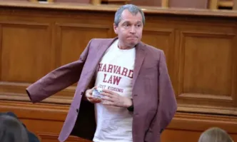 Ще има избори през март Конфигурацията в парламента е такава