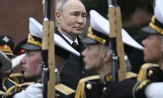 Парадът за Деня на победата в Москва премина при засилени мерки за сигурност (СНИМКИ)
