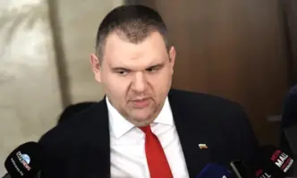 Пеевски: Малката бъбрива Шехерезада Христо Иванов тласка държавата към нови избори