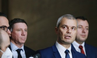 Една трета от депутатите в партия Възраждане която на 12