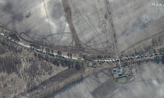 Руските военни конвои напредват към Киев, бомбардировки с жертви и ранени в Харков (СНИМКИ)