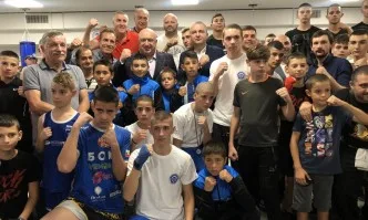 Министър Кралев откри боксова зала във Варна 