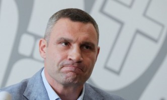 Настоящият кмет на Киев Виталий Кличко и брат му са