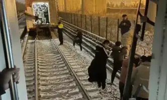 Сблъсък в час пик между два влака на метрото в