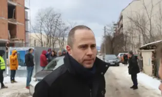 Кметът на район Триадица Димитър Божилов обяви победоносно че е