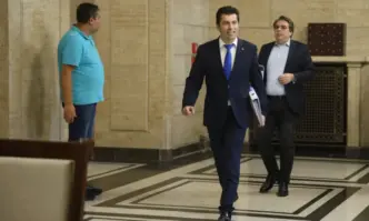 ПП ДБ независимо от опита си да се разграничат от своето