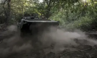 По оценки на Би Би Си повече от 66 000