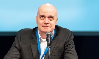 От Фейсбук профила на Цветан ФиковМъчи ме един въпрос Слави