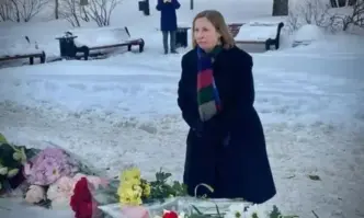 Посланичката Лин Трейси беше снимана при Соловецкия камък паметник на