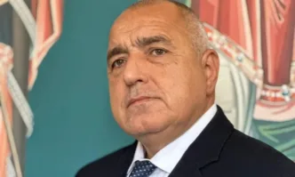 Бойко Борисов подари на новостроящия се храм Св Стефан в Южния