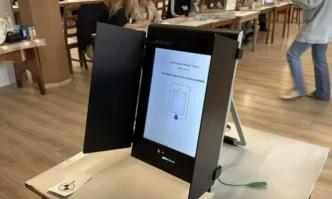 В секции в Бургас и Поморие е прекратено машинното гласуване