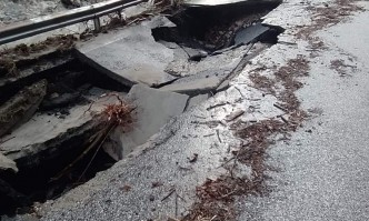 Девети ден девинското село Триград и още три селища след