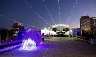 Коледен трамвай по линия 15 и светлинни инсталации на Моста