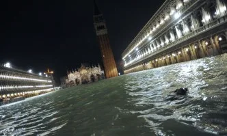 Извънредно положение: Венеция е под вода