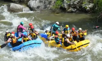 Любителите на рафтинга вече правят първите спускания по река Струма