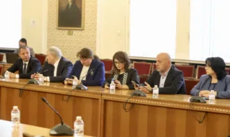 Кирил Петков и Асен Василев вчера ненадейно се оказаха и