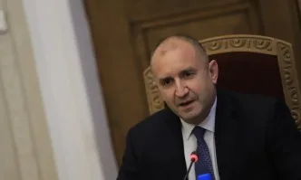 Евгени Михайлов: Срам ме е България да има такъв президент, а Д(С)Б се наредиха под юмрука му