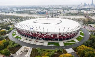 Националният стадион на Полша става временна полева болница