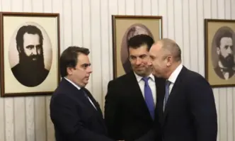 А тръгнахме от С вас сме господин президент и Ако