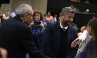 От Фейсбук профила на Александър СимовКултът към Иван Костов системно