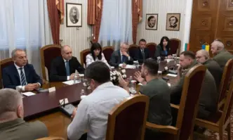 Смутеният български президент помоли медиите да напуснатУкраинският президент Володимир Зеленски