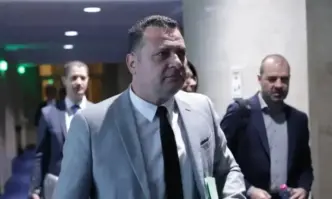 Тези които управляват партията сега я управляват мутренски заяви Иван