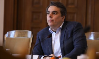 Асен Василев: За първи път от много години българският парламент е жив