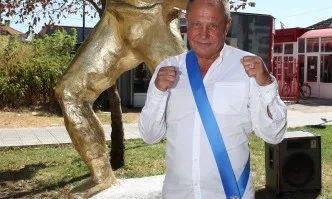 Петър Лесов беше удостоен с Венец на победителя