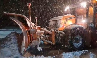 Снегът блокира АМ Тракия: Ограничават движението за камиони от Пазарджик към София