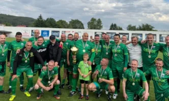 Футболен триумф за Борисов: Вкара и изведе Витоша до девета поредна титла