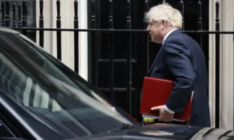 Борис Джонсън подава оставка като лидер на торите, остава премиер до есента