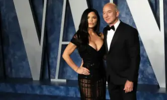 Основателят на Амазон Джеф Безос 59 годишен се е оженил