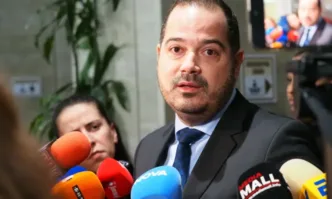 Калин Стоянов обвини ПП-ДБ в крадецът вика дръжте крадеца за Петрохан