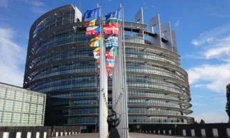 ЕП ще призове утре за приемането на България и Румъния в Шенген до края на 2022 година