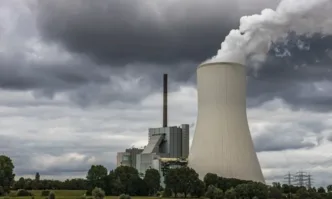 Германия спира последните си три атомни електроцентрали