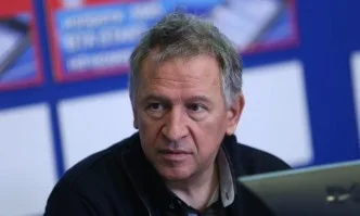 Фазите на Кацаров: Спирането на плановия прием е популизъм, зеленият сертификат е дискриминация, но въведе и двете