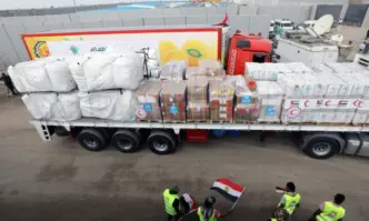 14 камиона с помощи влязоха в палестинския анклав Газа от
