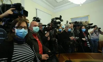 Правителството взе мерки за здравето на журналистите в МС