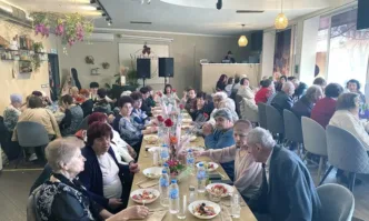 Пенсионерските клубове еделвайс и будител с общо тържество на 8 март